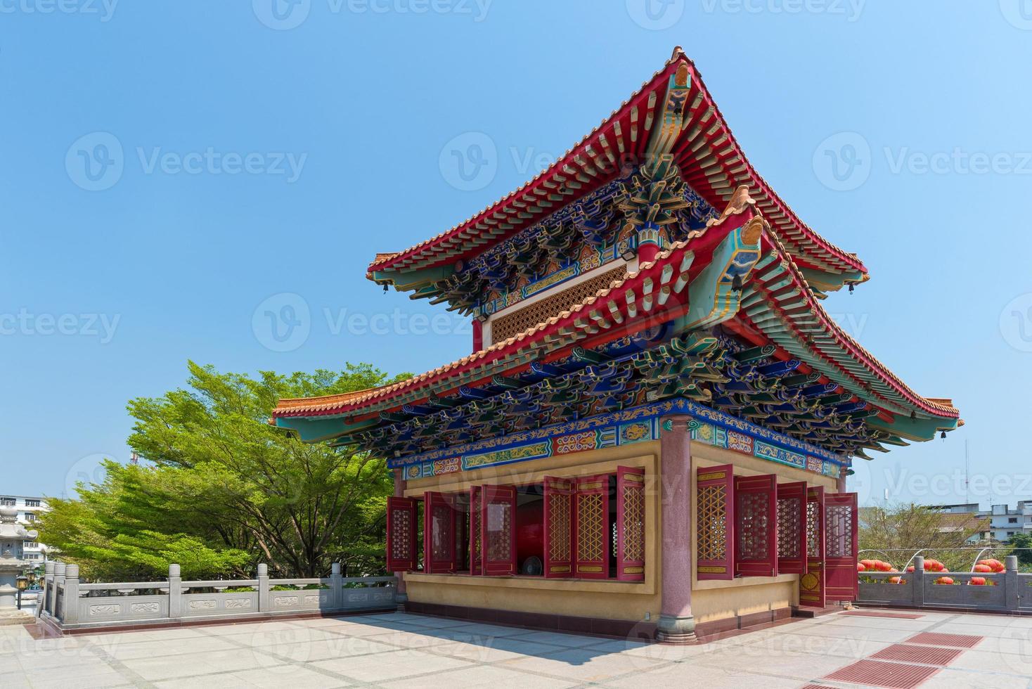 arquitectura del templo chino en tailandia. el dominio público o tesoro del budismo, sin restricción en copia o uso foto