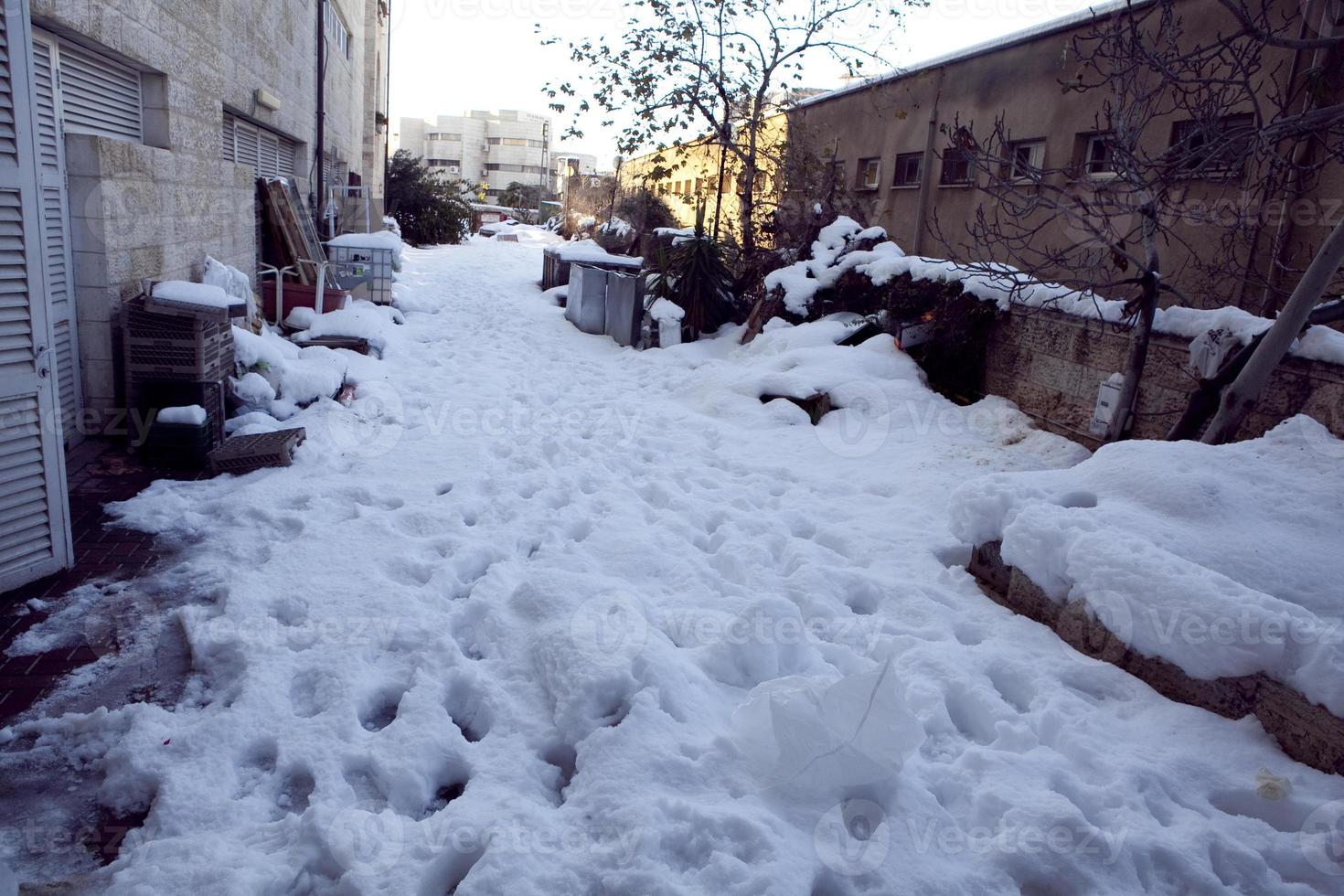 nieve en jerusalén y las montañas circundantes foto