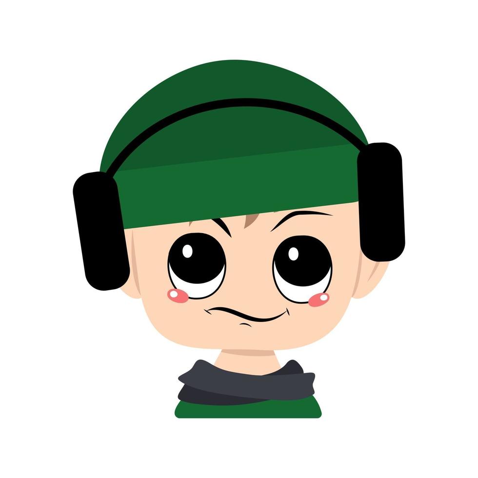 niño con emociones de ojos sospechosos y disgustados en sombrero verde con auriculares. niño lindo con expresión molesta en tocado y bufanda otoñal o de invierno. adorable bebe con emociones vector