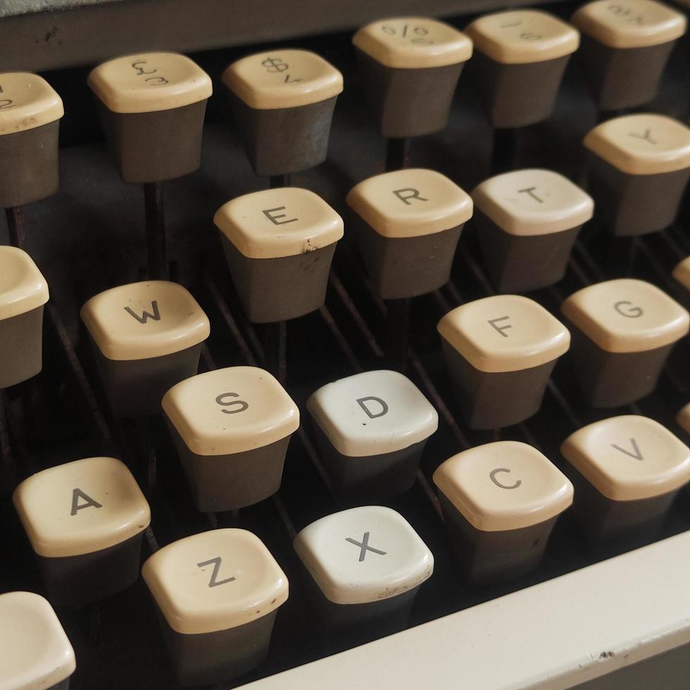 An obsolete typewriter machine photo