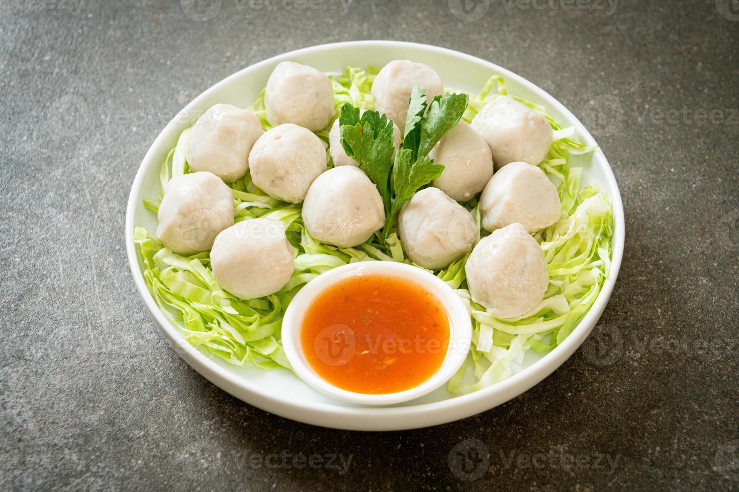 Boiled Fish Balls with Spicy Sauce photo