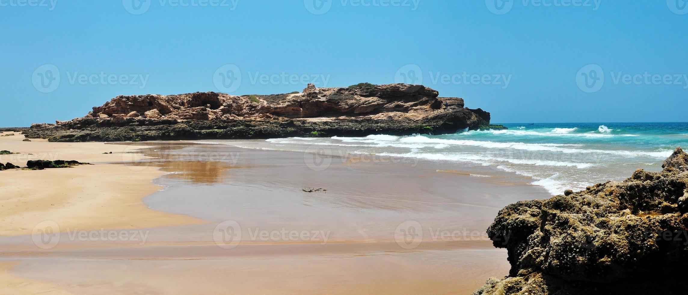 paisaje de la playa de taghazout foto