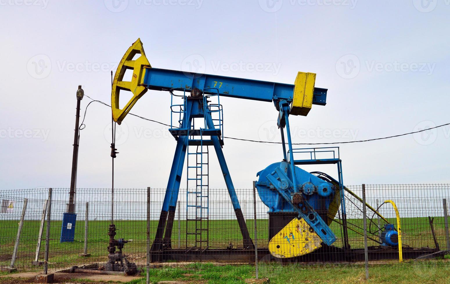 oil rig machinery photo