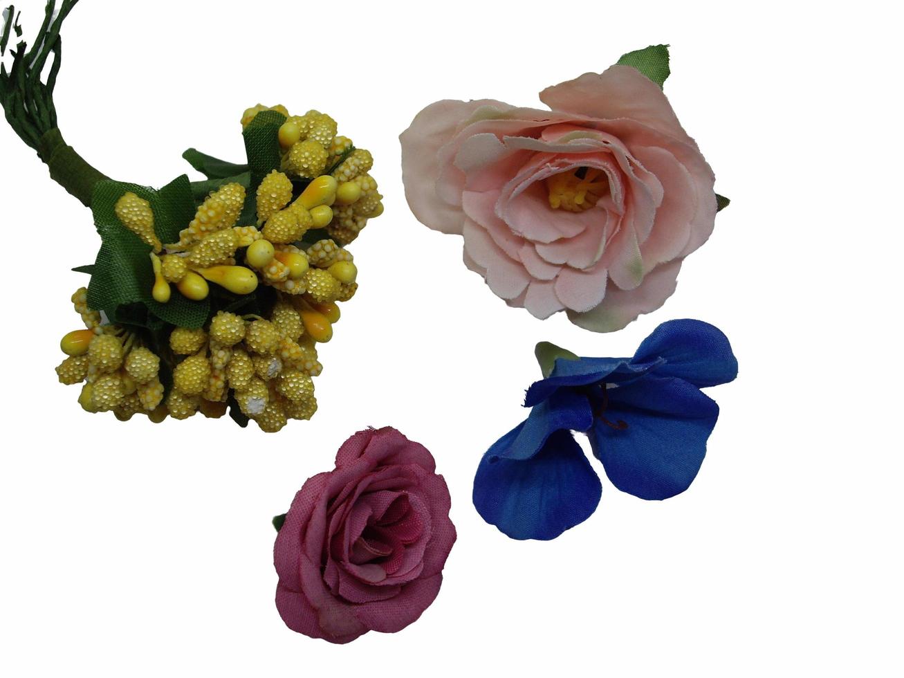 bodegón de flores de colores sobre un fondo claro foto