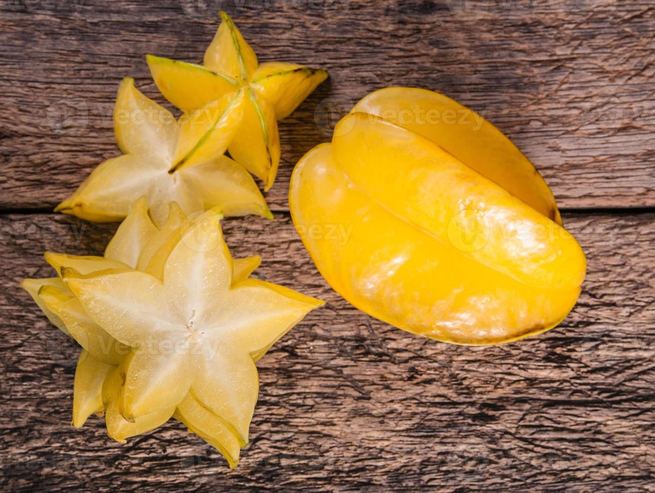 carambola medio corte de caimito fruta tropical foto