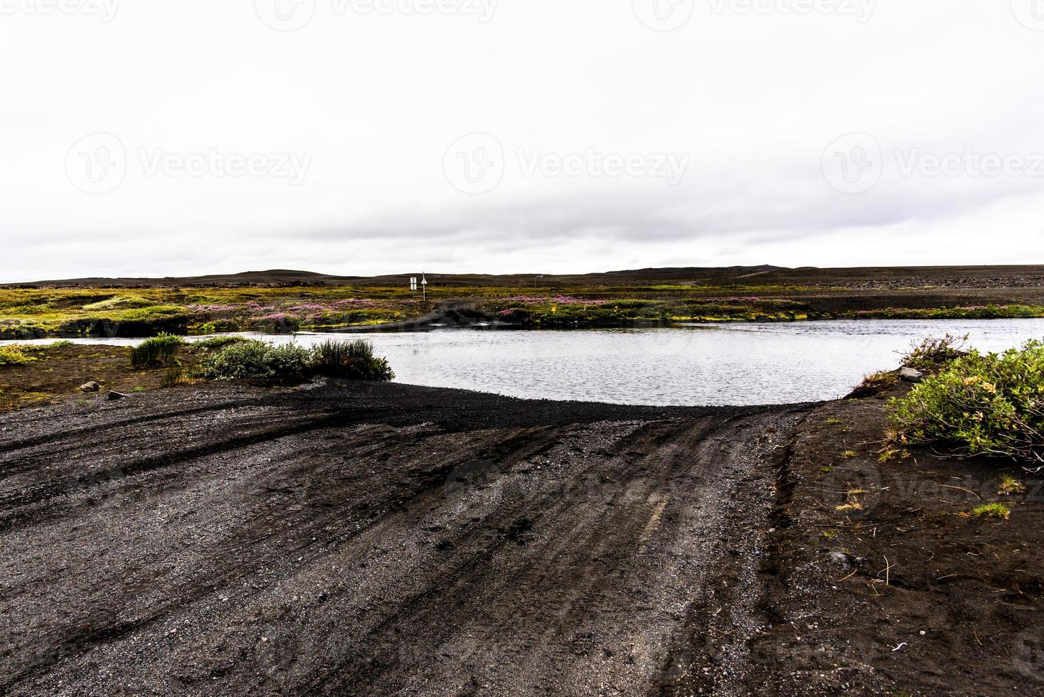 2021 08 14 askja carretera y agua foto