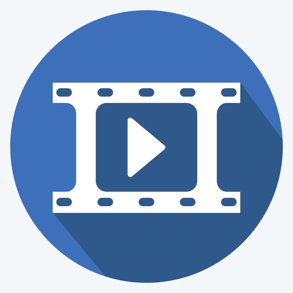 icono de carrete de video en estilo moderno de sombra larga aislado en fondo azul suave vector