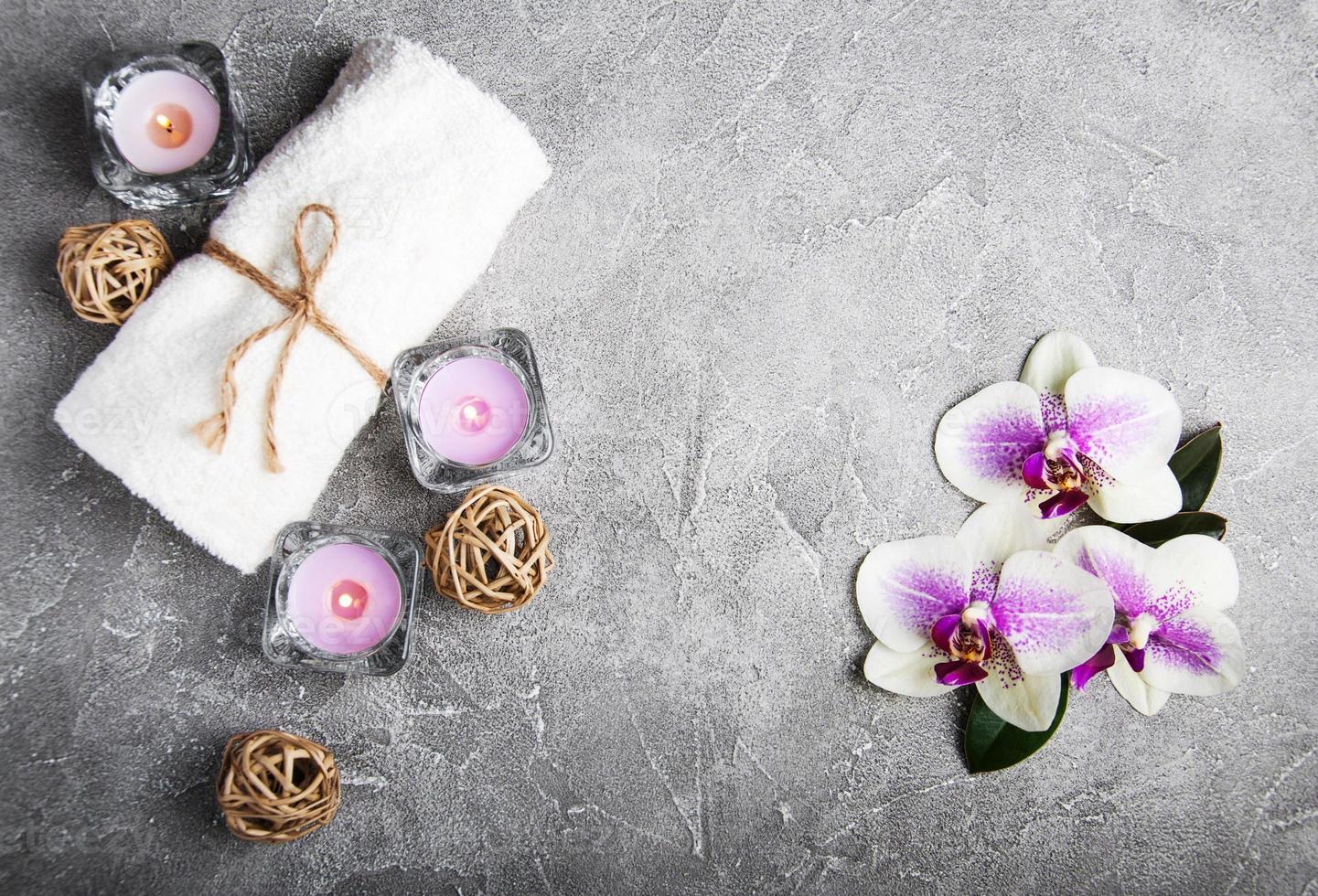 concepto de spa con flores de orquídeas foto