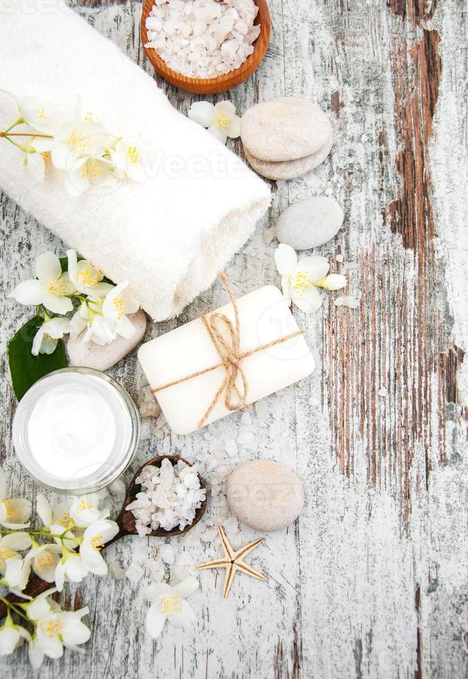 concepto de spa con flores de jazmín foto