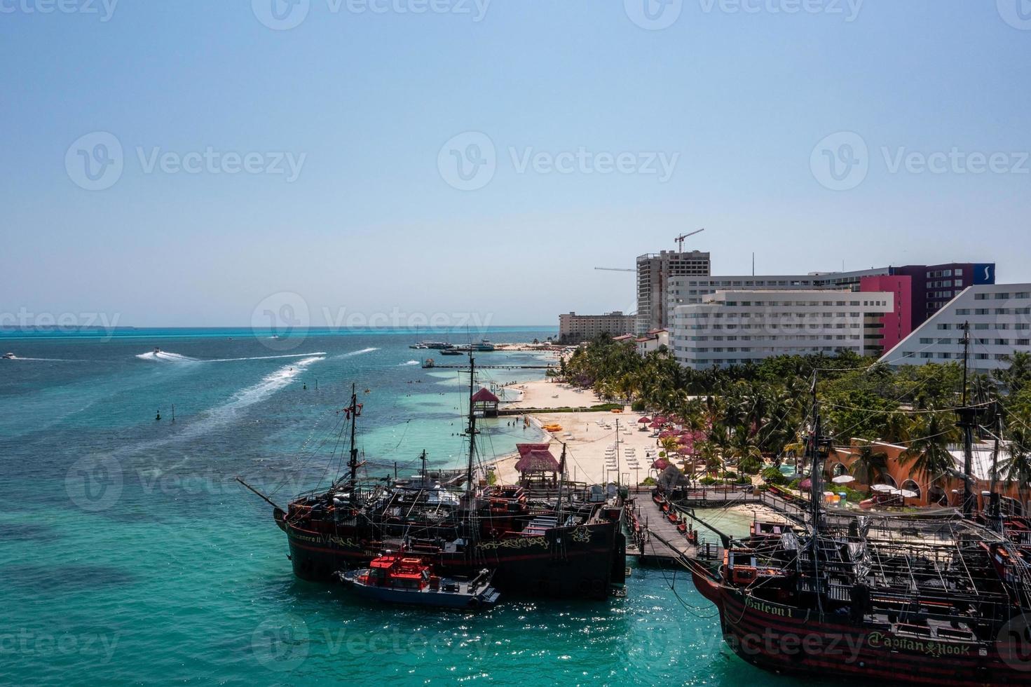 jolly roger pirate cancun