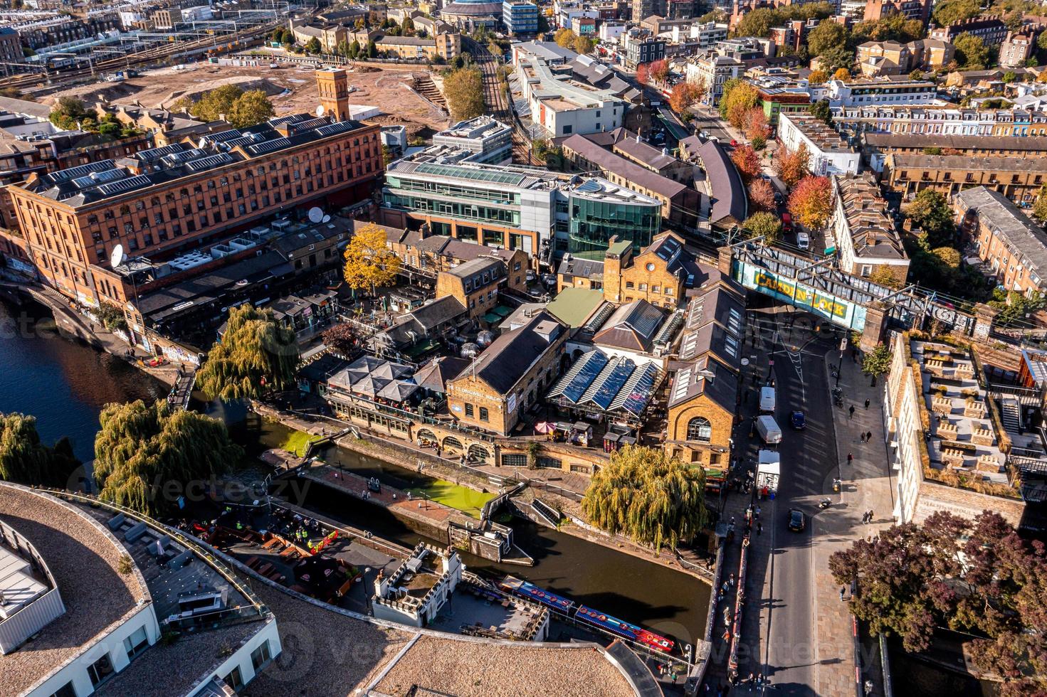 vista aérea del mercado camden lock en londres, reino unido. foto