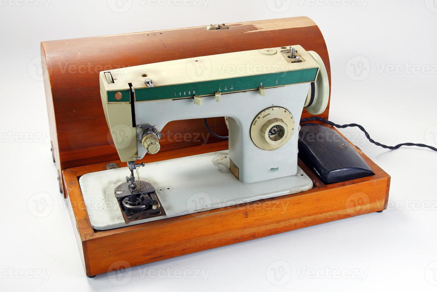 old sewing machine photo