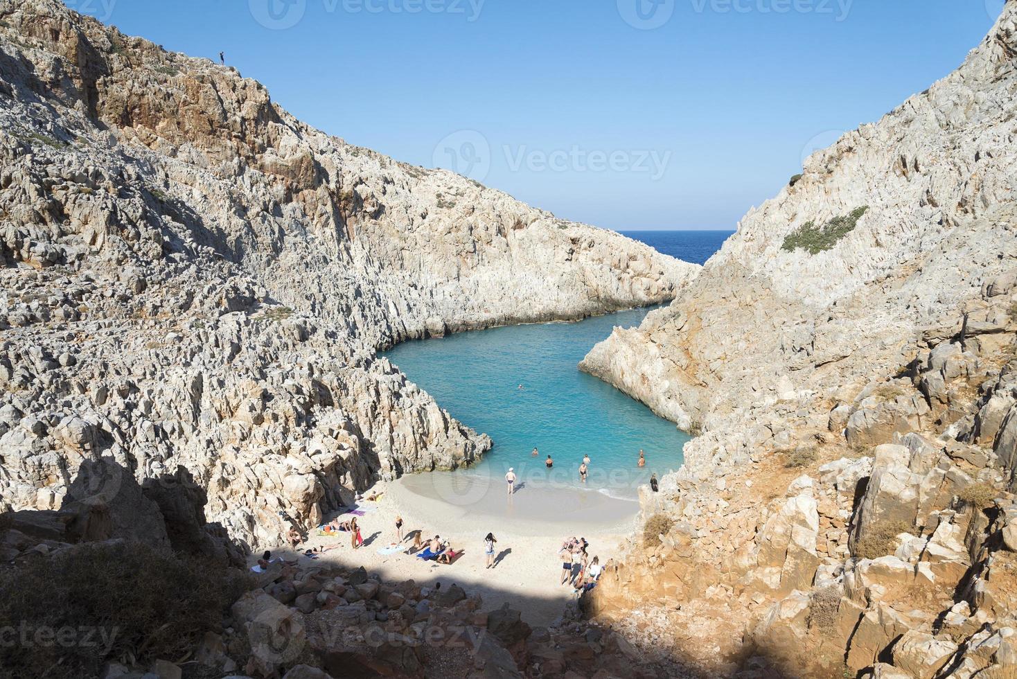 playa de arena, la bahía del diablo, la isla de creta. foto