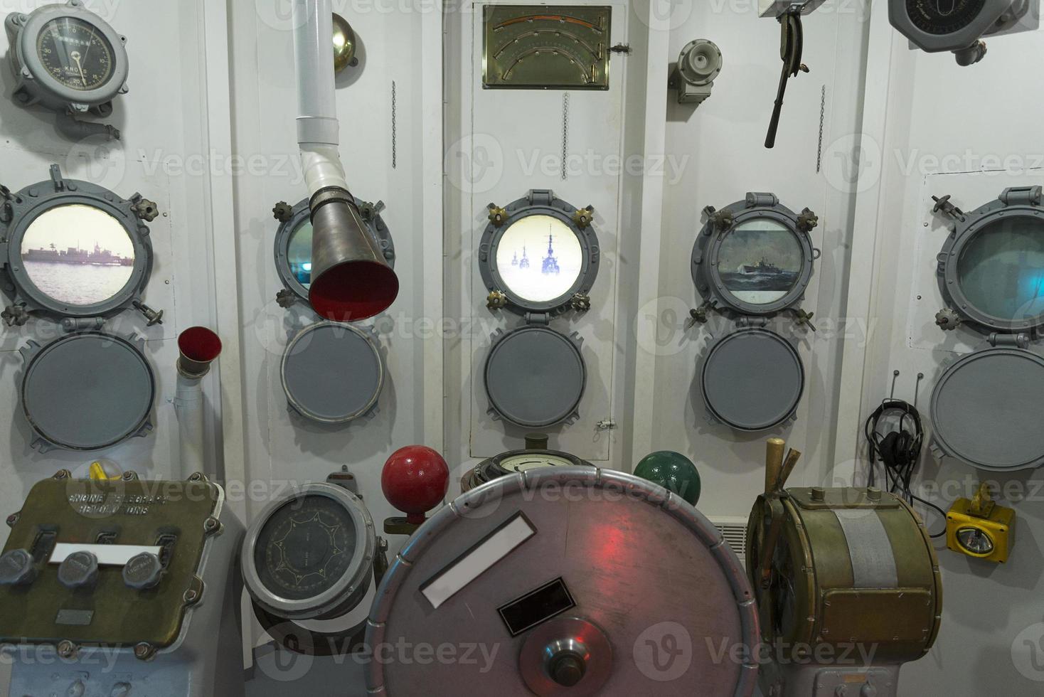 lugar de control en el viejo submarino. foto