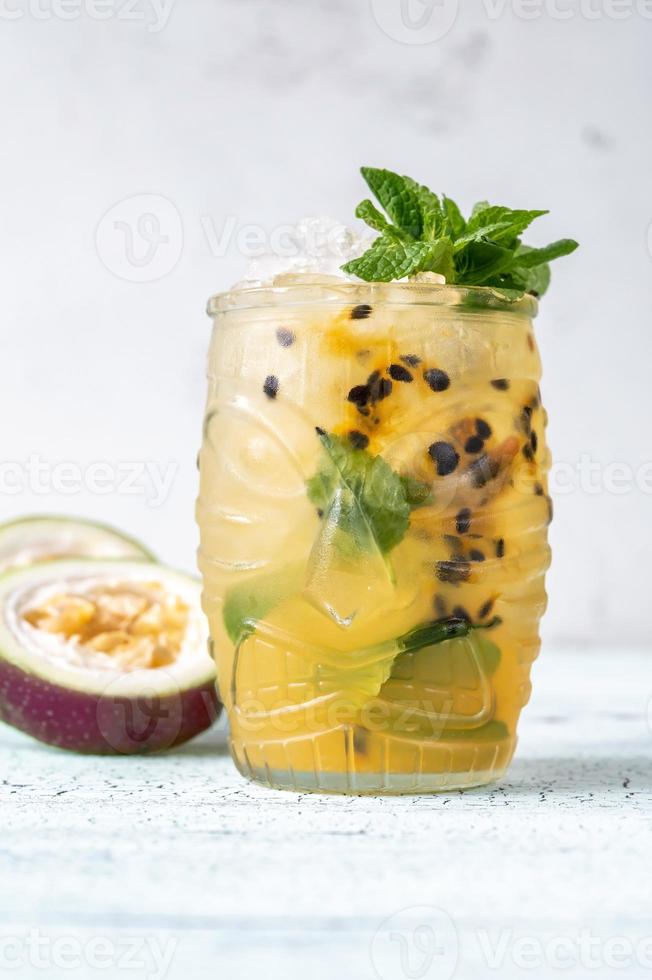 vaso de mojito bajan foto