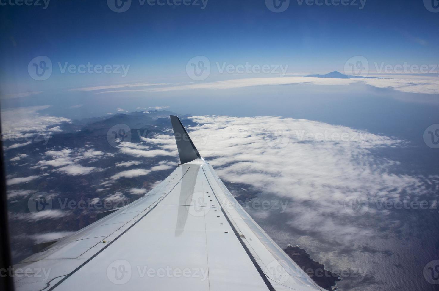 bajo el ala del avión foto