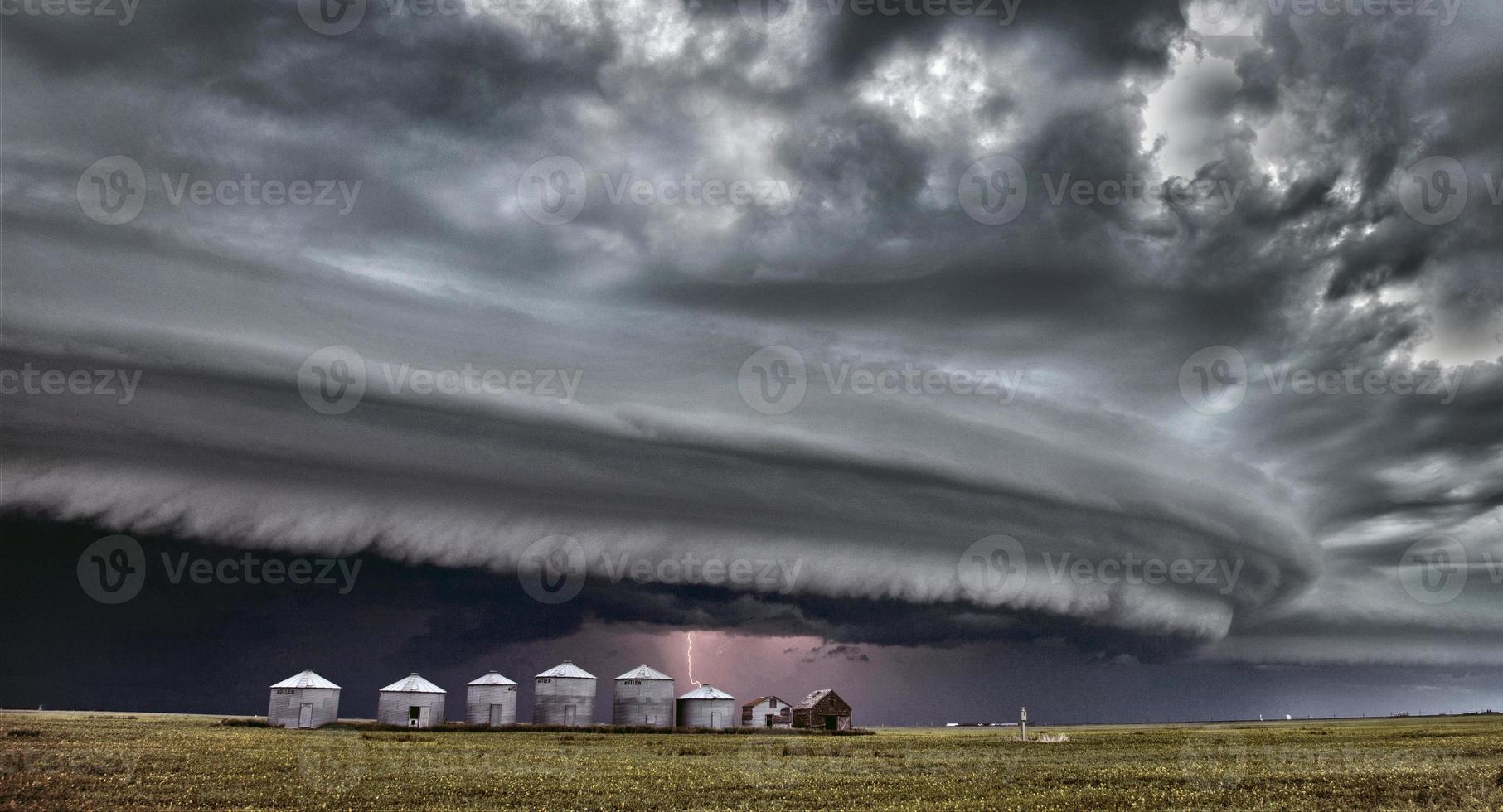 pradera nubes de tormenta canadá foto