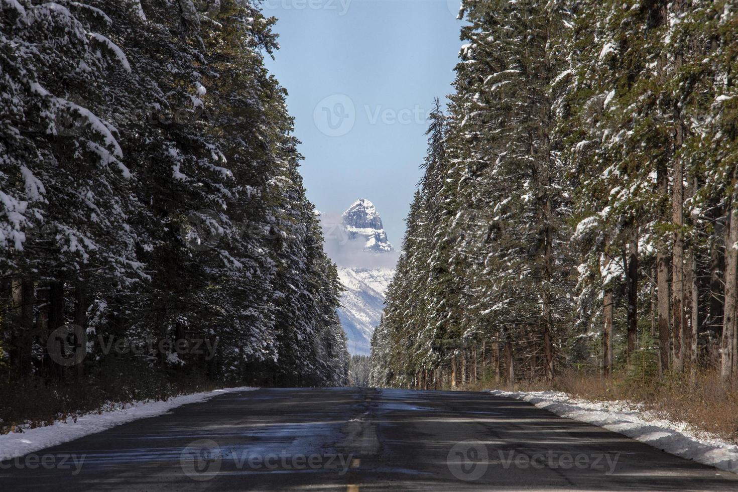 montañas rocosas invierno otoño foto