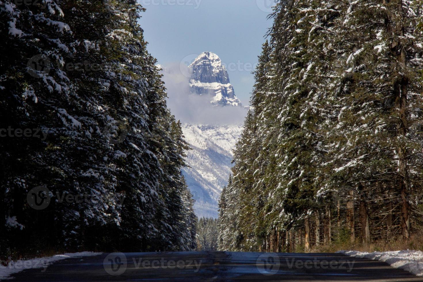 montañas rocosas invierno otoño foto