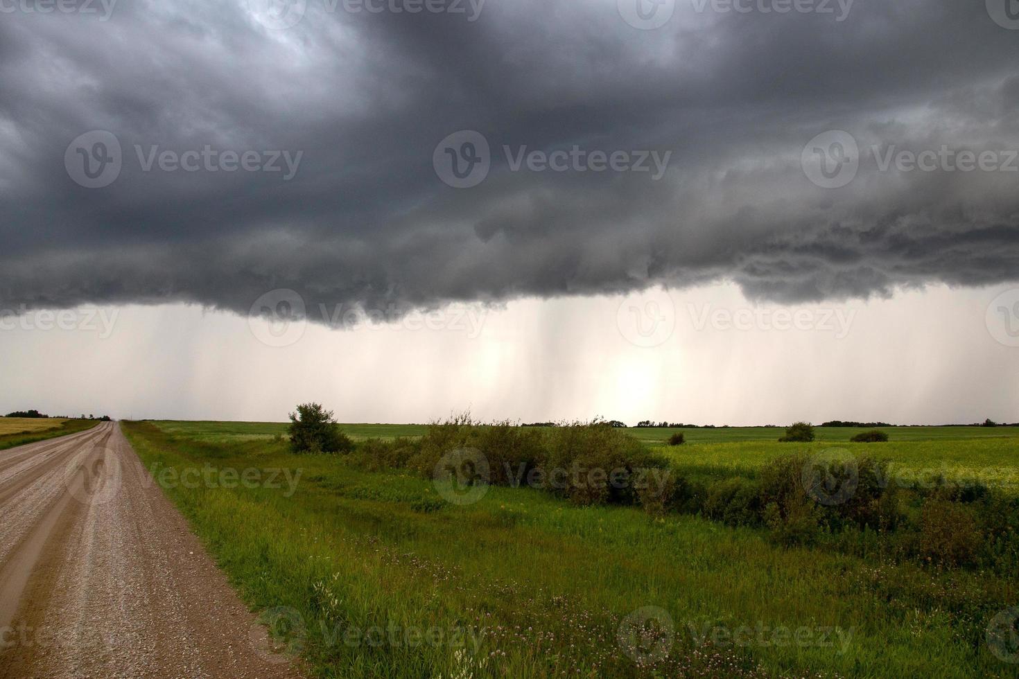 pradera nubes de tormenta canadá foto