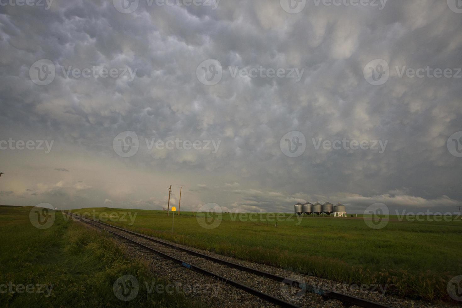 pradera nubes de tormenta foto