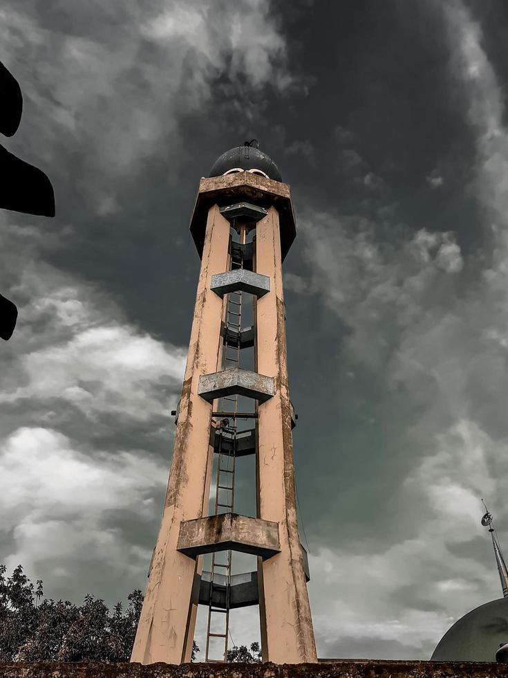 pueblo de la mezquita de la torre foto