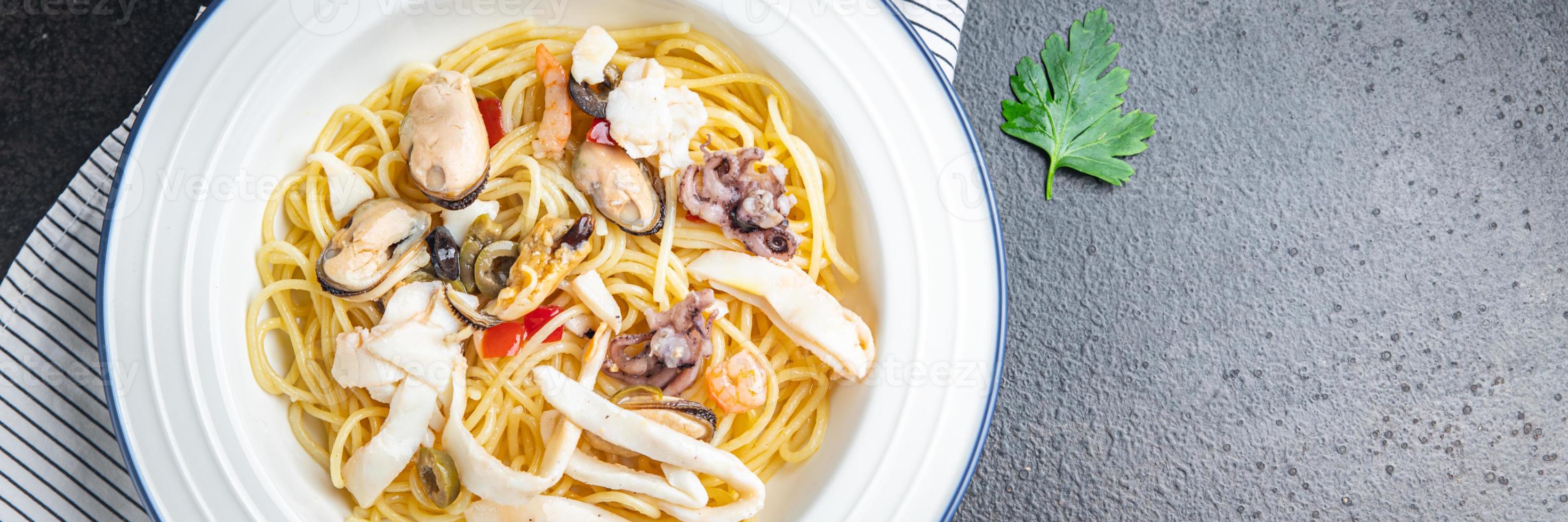 pasta mariscos espaguetis saludable comida foto