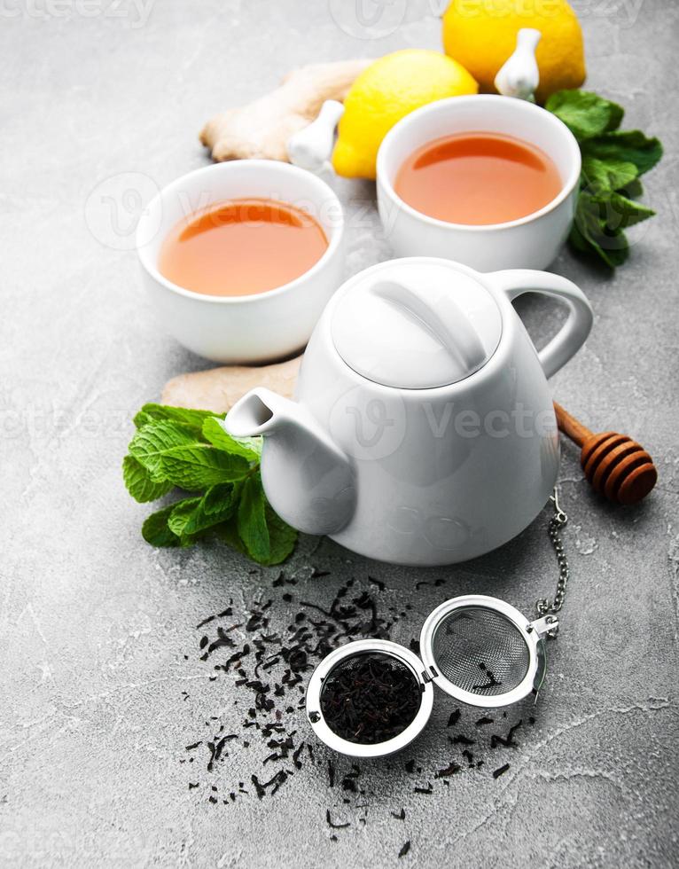 té con limón y menta foto