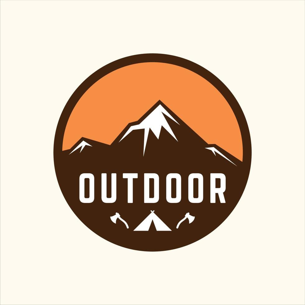 logotipo de montaña para aventura y logotipo al aire libre vector