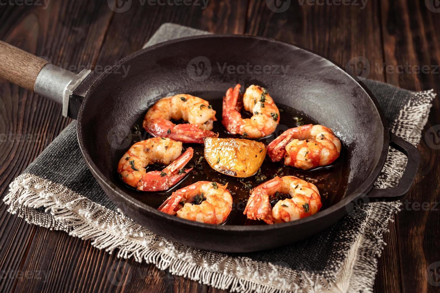 Cooked shrimps with thyme photo