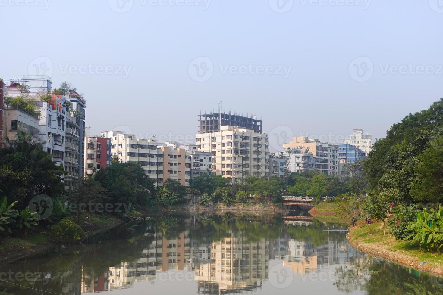 Edificios financieros y residenciales en la ciudad de Dhaka en Bangladesh, foto