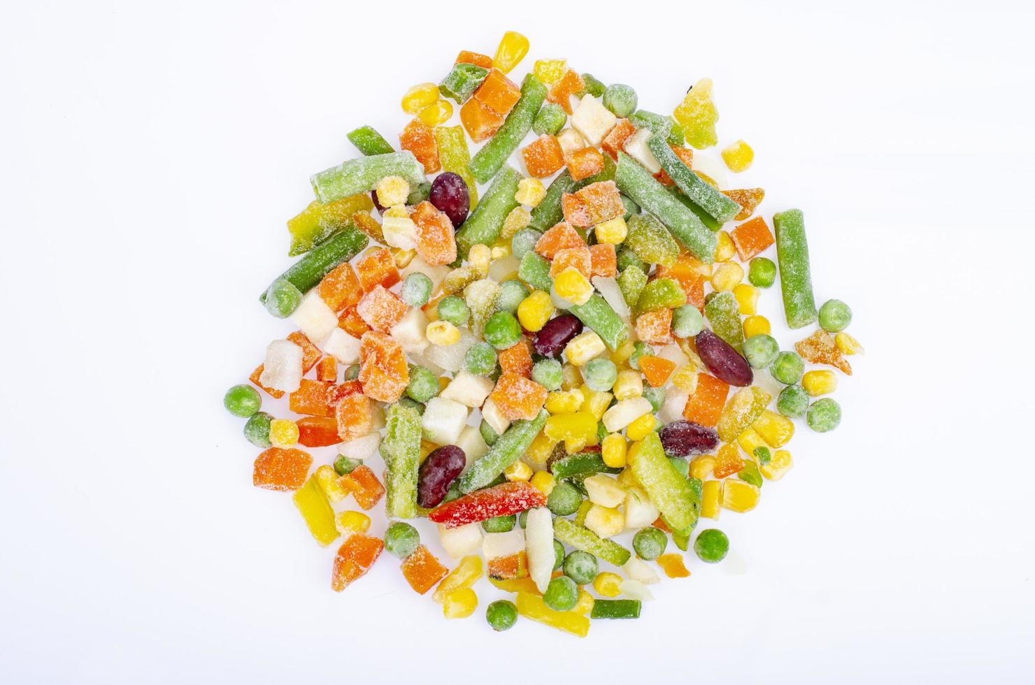 mezcla de diferentes verduras congeladas, alimentación saludable, conservación de vitaminas. foto de estudio