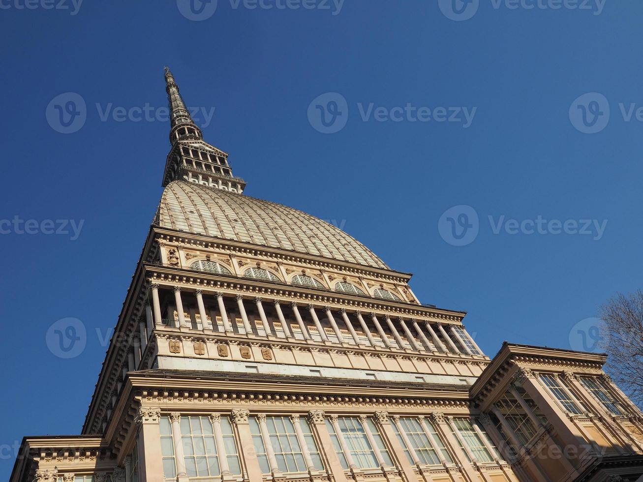 mole antonelliana en turín foto