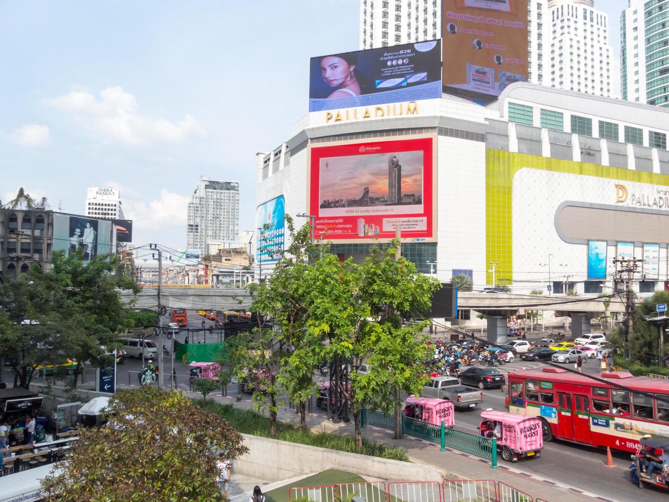 intersección pratunam bangkok tailandia 14 de noviembre de 2018. foto