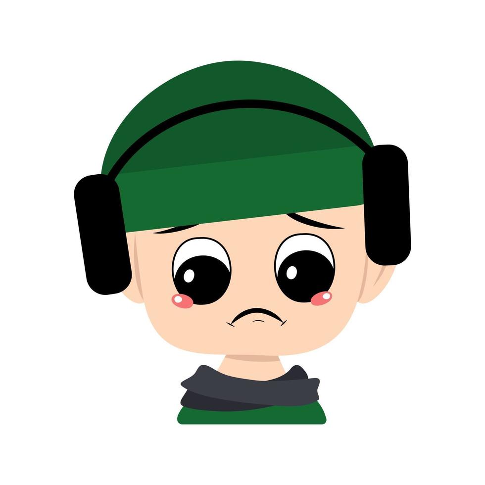 avatar de niño con ojos grandes y emociones tristes, cara deprimida, ojos caídos con sombrero verde con auriculares. niño lindo con expresión melancólica en tocado de invierno y bufanda. cabeza de bebe adorable vector