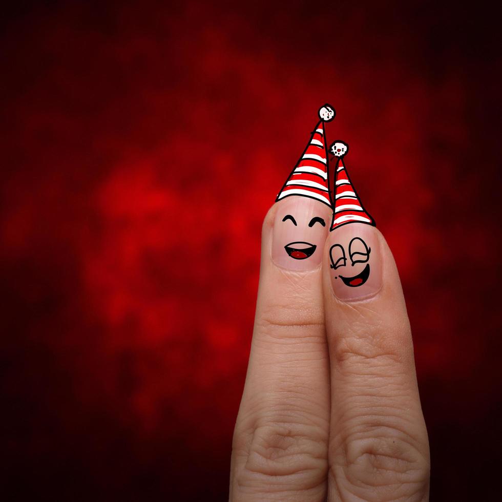 un dedo de pareja feliz foto