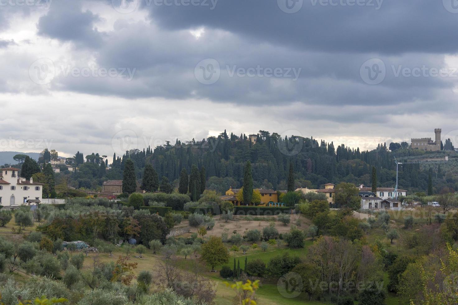 hermoso paisaje desde arriba, un panorama de la vista histórica de florencia desde el punto de los jardines de boboli. foto