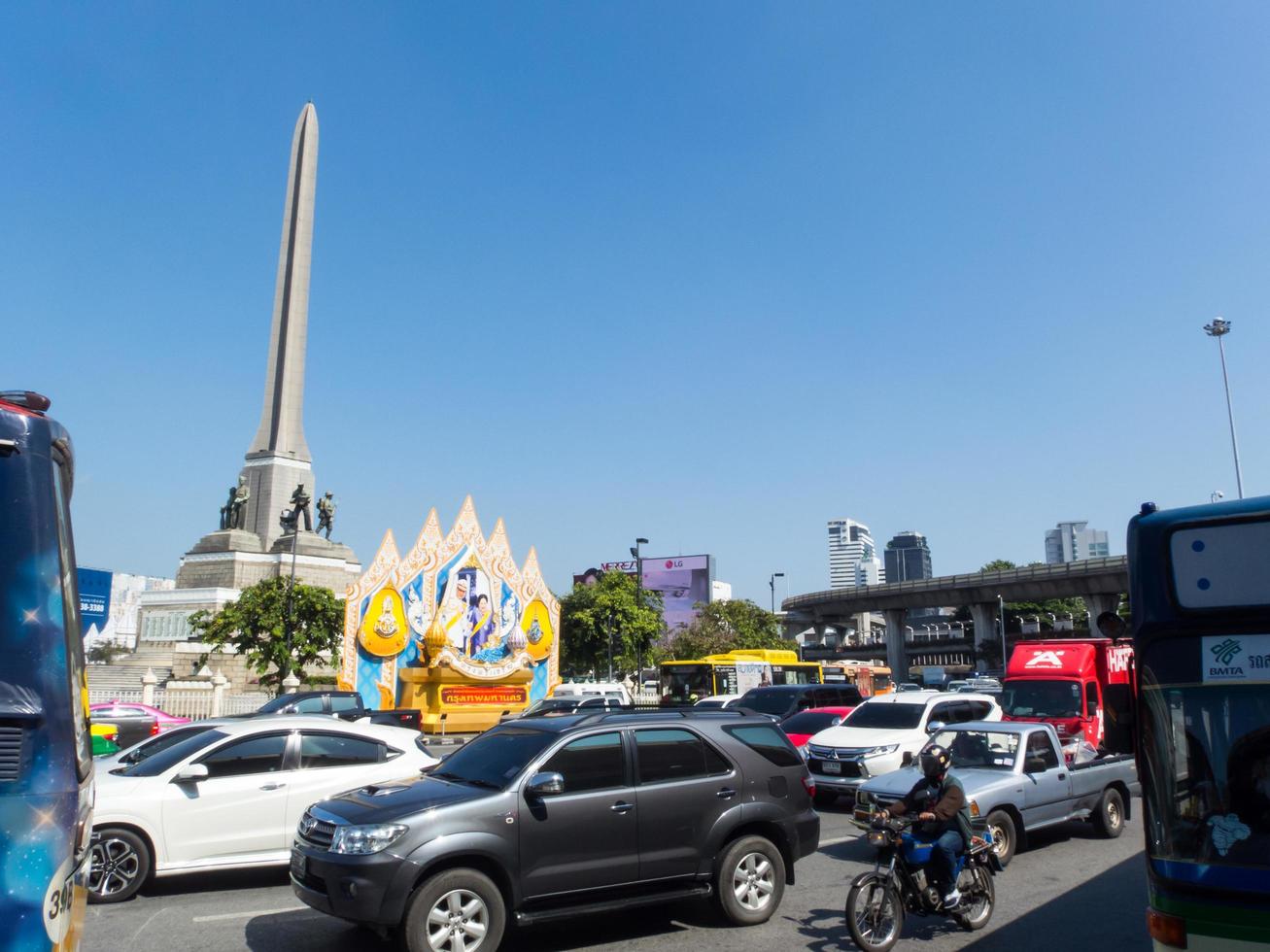 Victory Monument BANGKOK THAILAND30 OCTOBER 2018The Victory Monument was built to commemorate the heroic battles of the police and civilian. At that time 59 people died. photo
