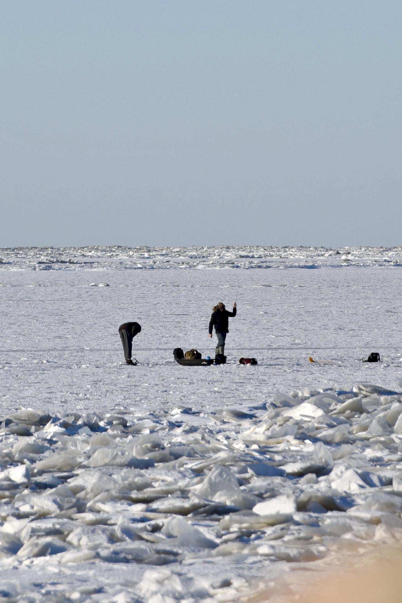 winter in Manitoba - ice fishing on Lake Winnipeg 5271505 Stock