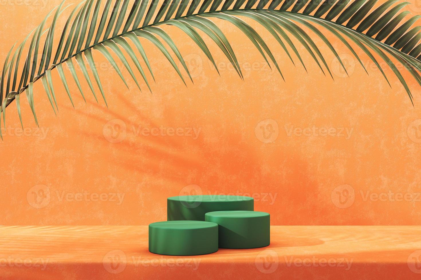 fondo de maqueta minimalista para la presentación del producto, tres podios verdes sobre base y pared naranja, hoja de palma y sombra en la pared. representación 3d foto