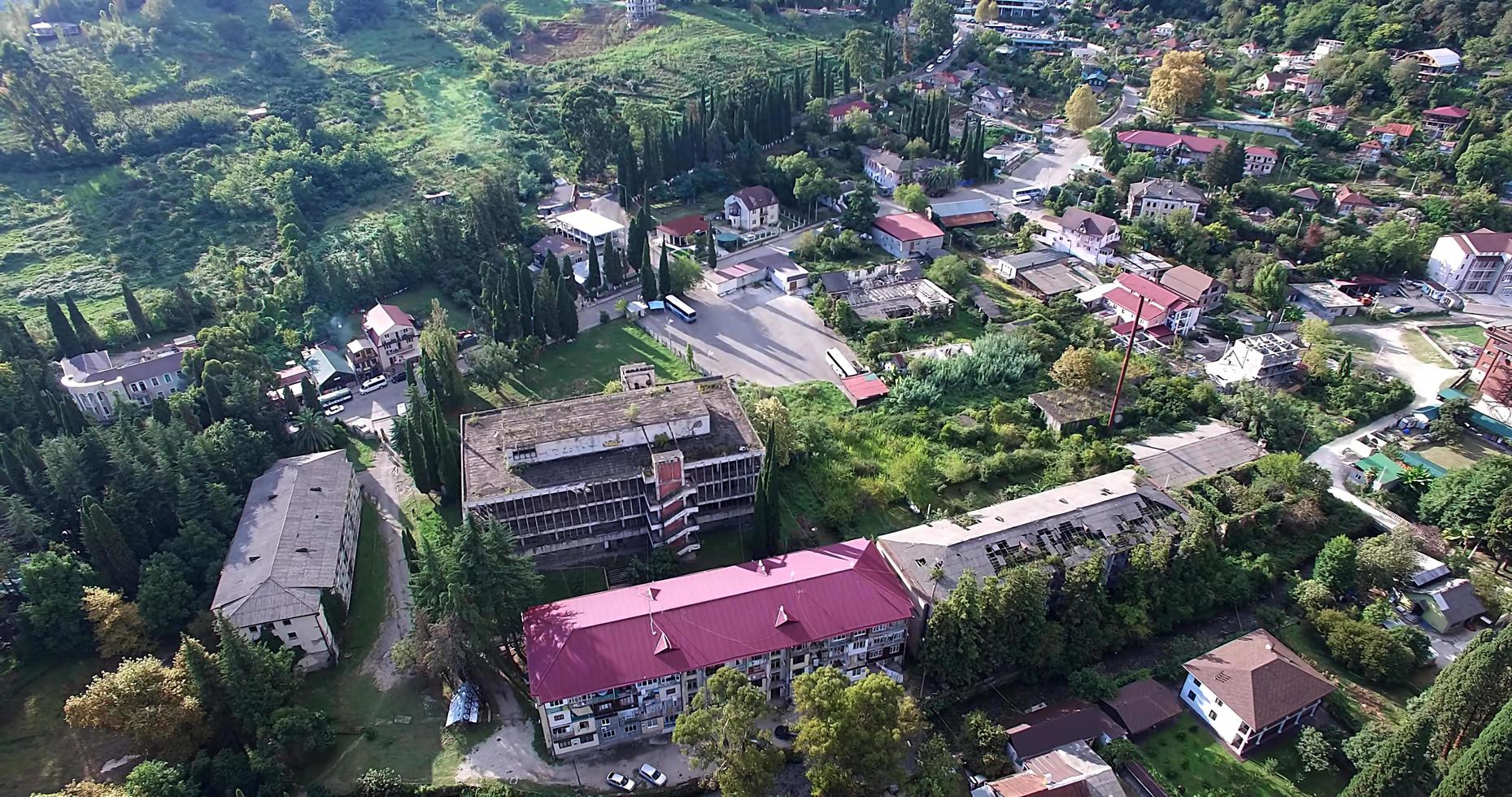 vista aérea del paisaje urbano. nuevo athos, abjasia foto