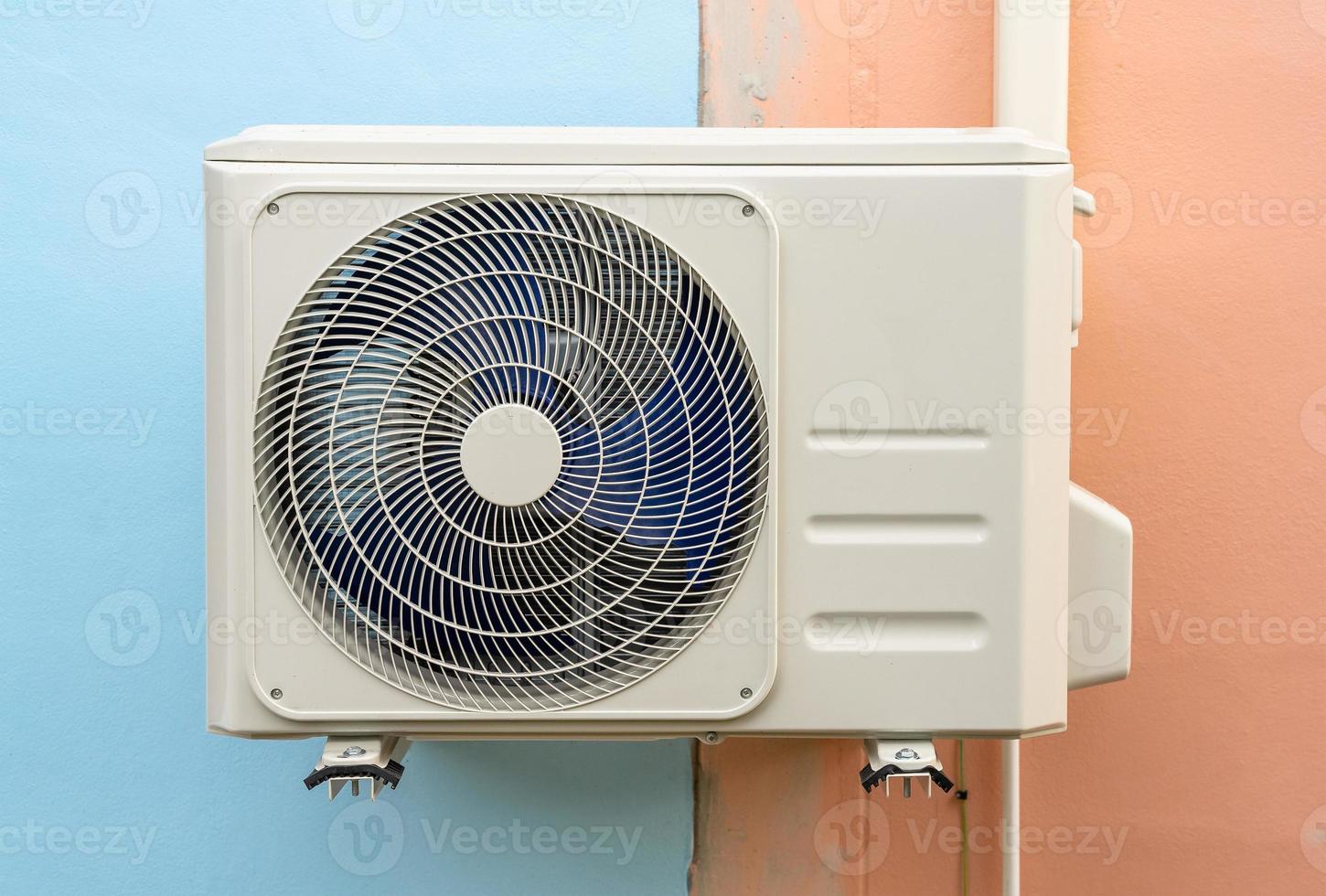Unidad condensadora de sistemas de aire acondicionado. foto