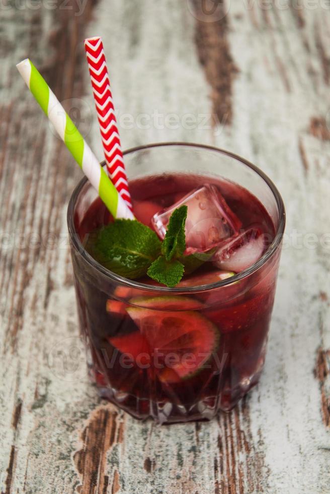 Lemonade with srtawberries photo