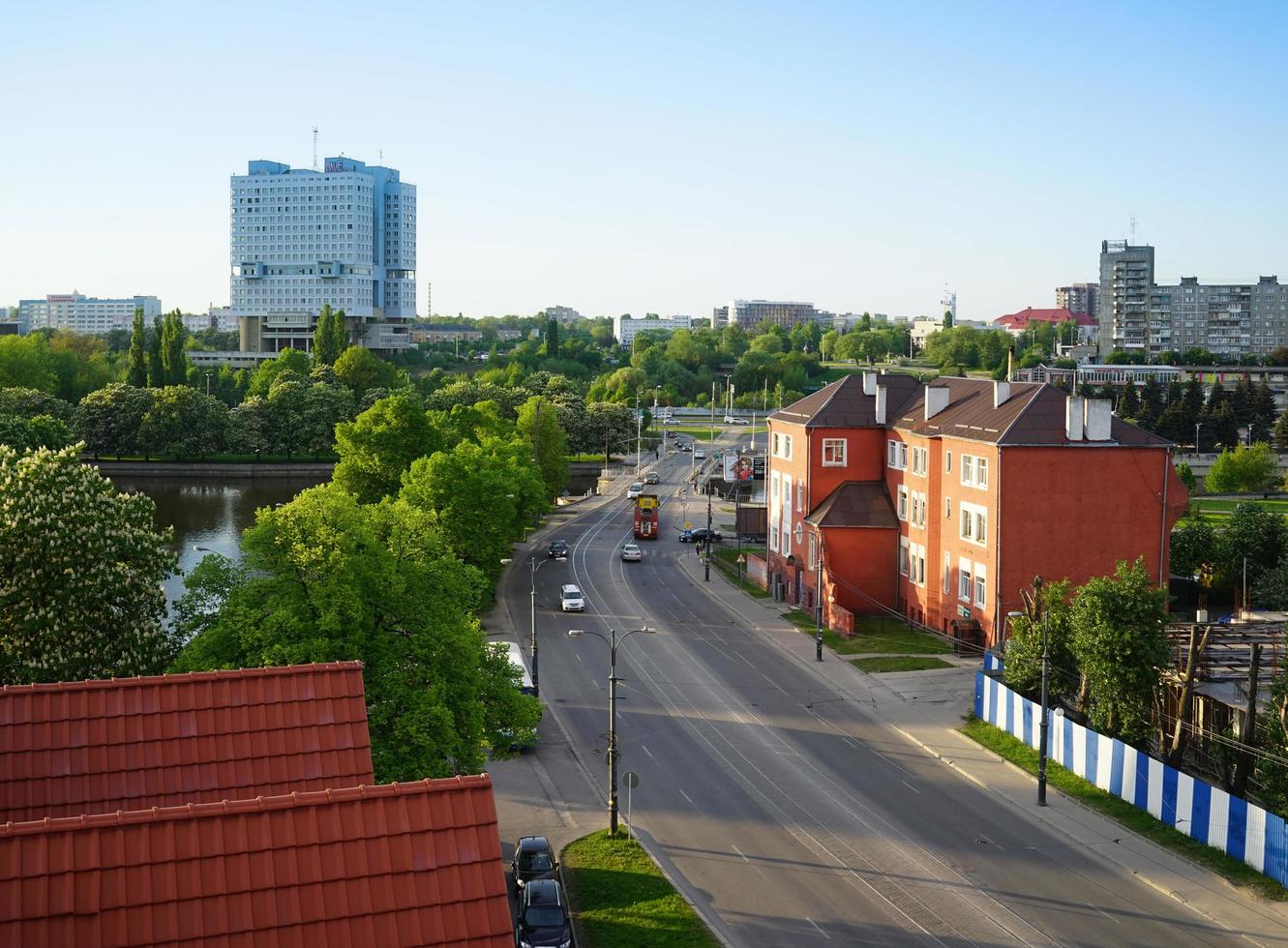 kaliningrado, rusia-11 de mayo de 2016-paisaje urbano desde una altura foto