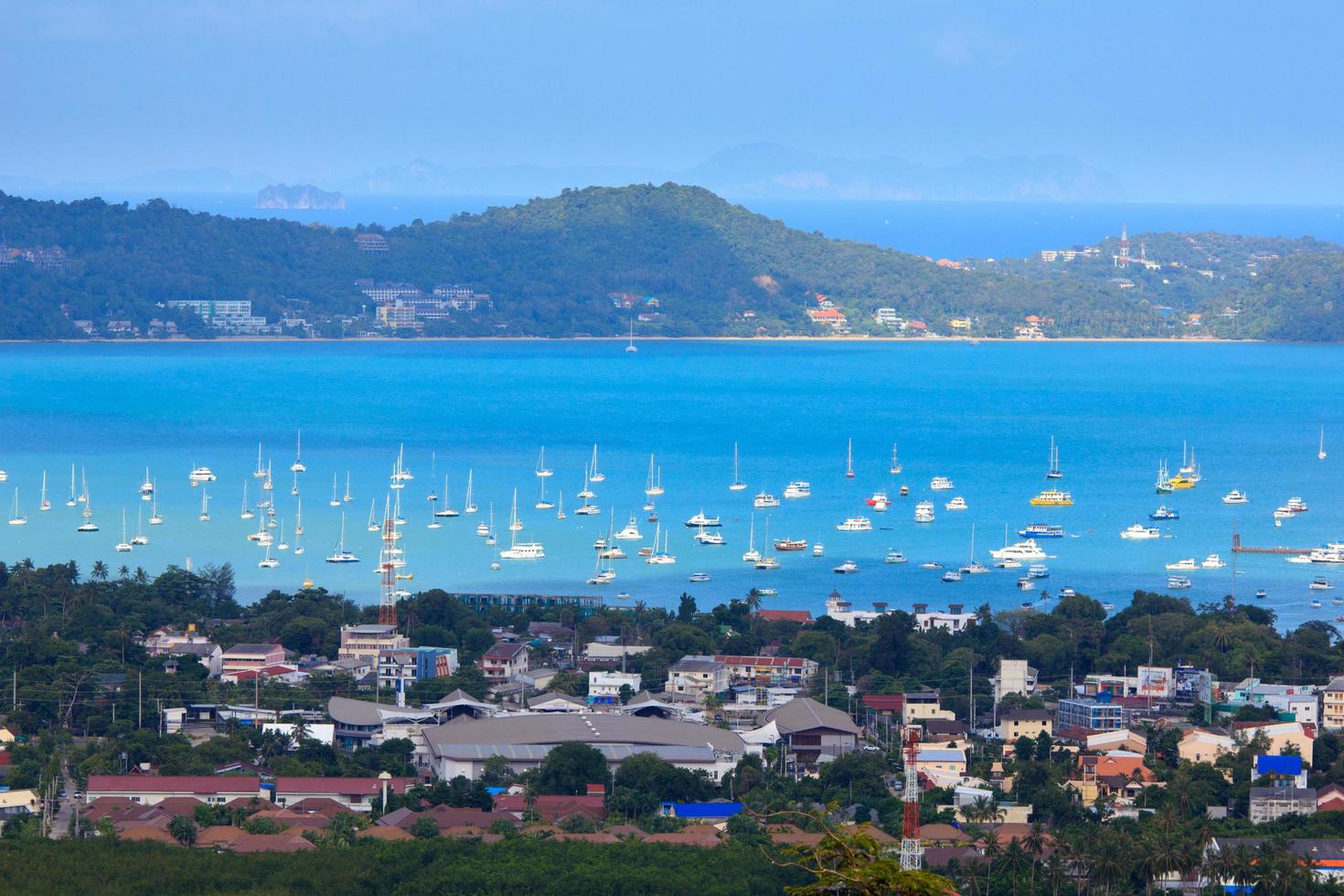 grupo en yate barco phuket, tailandia foto