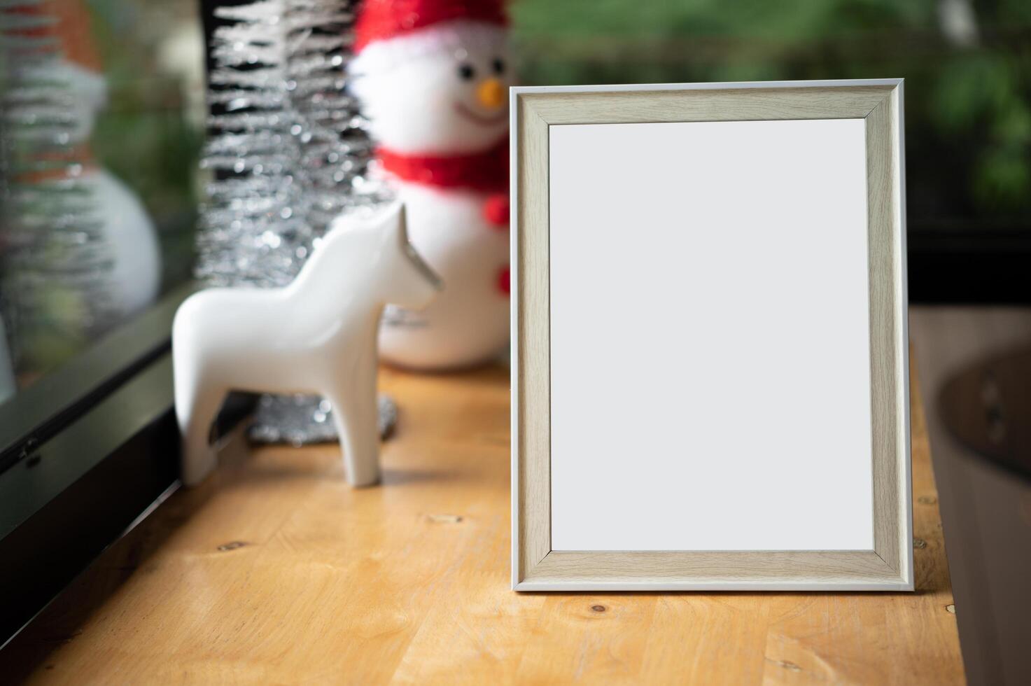 Picture frame size 4  6 that can be placed on the table in the restaurant. photo