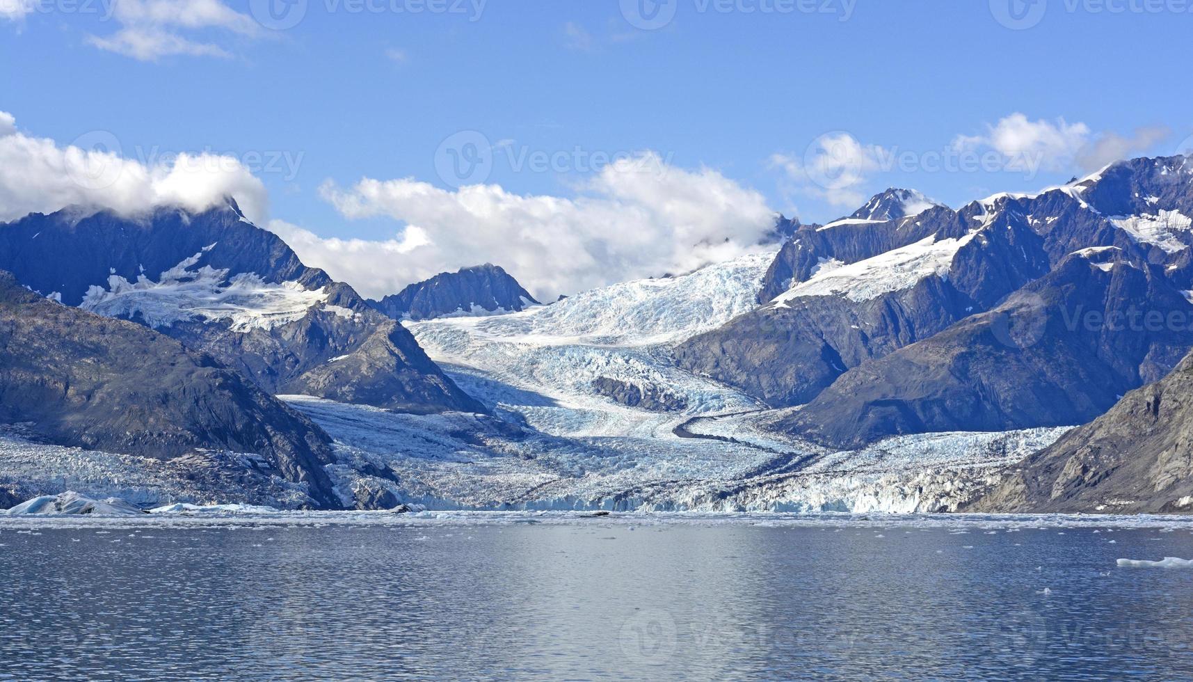 laberinto de glaciares que conducen al mar foto