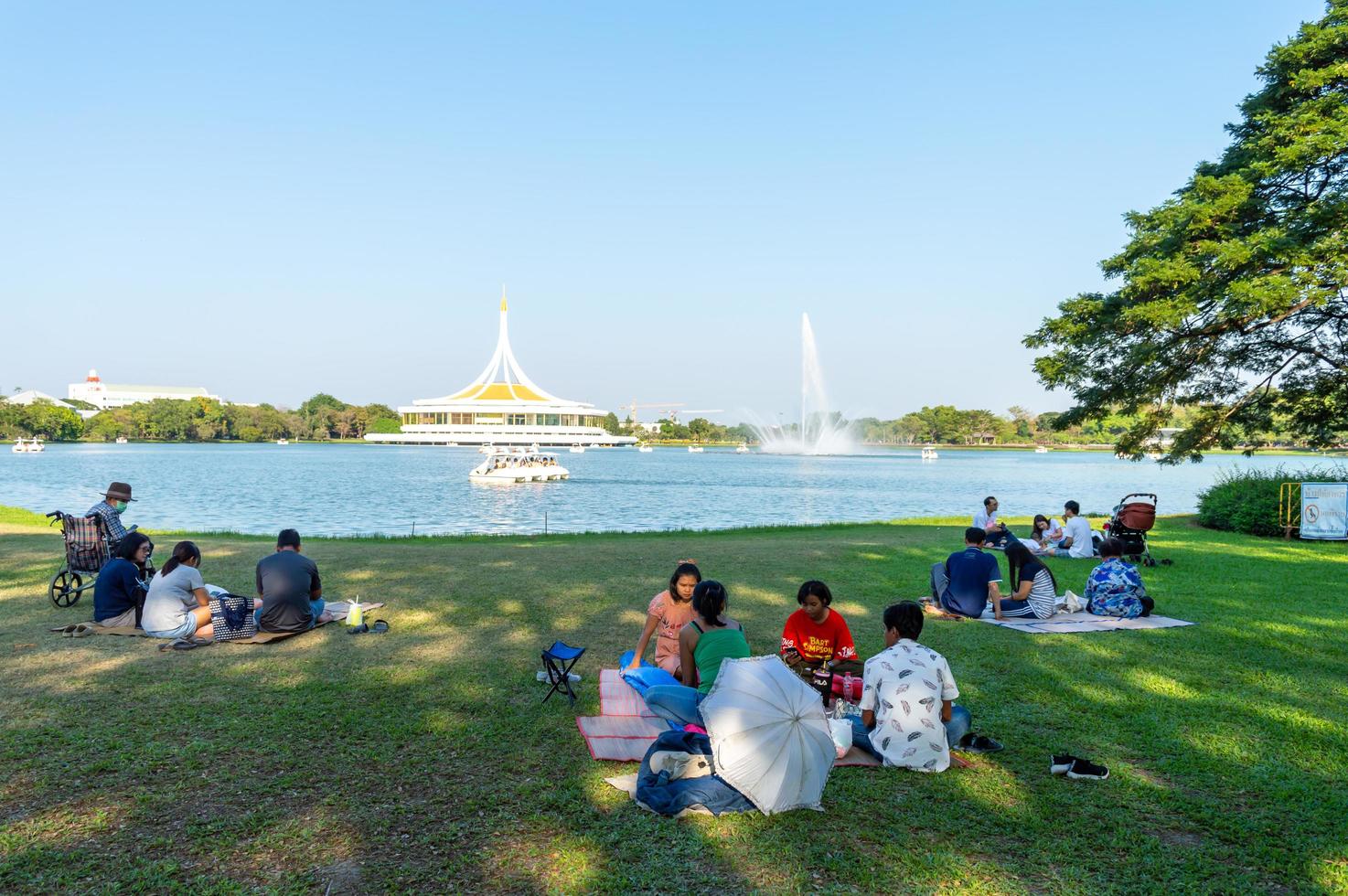 bangkok, tailandia, 30 de diciembre de 2019, suan luang rama ix, también conocido como king rama ix park, es un parque público en el distrito prawet de bangkok. con una superficie de 500 rai 80 ha 200 acres es el grande. foto