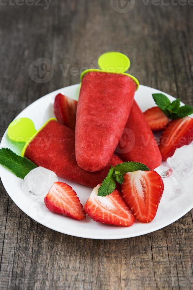 homemade strawberry ice cream photo