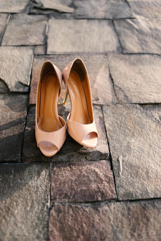 Luxurious brown wedding shoes photo